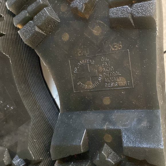 New Dr Martens white Jadon platform boots with two sets of laces for free! - Picture 7 of 13